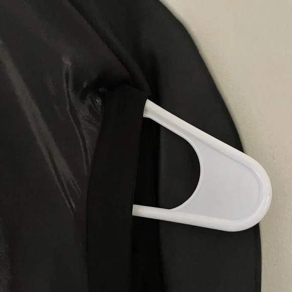 White House Black Market Womens Black Dress 8 One Shoulder Ruffled LBD Cocktail - Picture 8 of 8